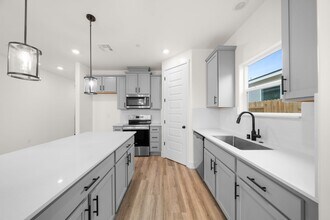 7004 Cave Ave in Bakersfield, CA - Building Photo - Building Photo