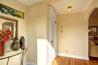 7360 21st Ave NW in Seattle, WA - Building Photo - Building Photo