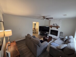 128 Bluegrass Dr in Alabaster, AL - Building Photo - Building Photo