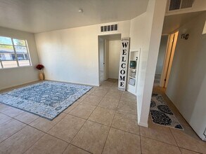 3427 E Willetta St in Phoenix, AZ - Foto de edificio - Building Photo