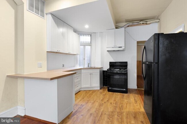 5147 Hazel Ave in Philadelphia, PA - Building Photo - Building Photo