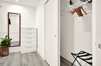 300 NW 82nd Terrace in Miami, FL - Building Photo - Building Photo