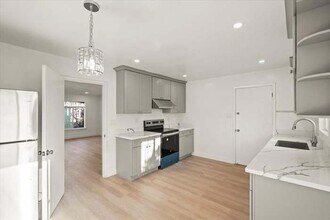 480 California St, Unit 4 in Santa Clara, CA - Foto de edificio - Building Photo