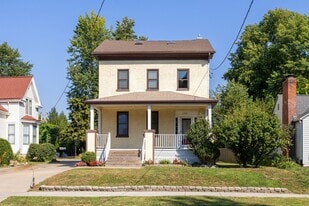 2537 Maine St in Quincy, IL - Building Photo