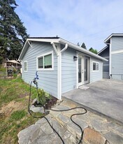 527 19th St in Port Townsend, WA - Building Photo