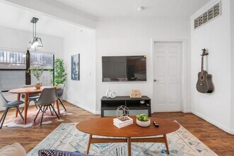 2502 Leon St in Austin, TX - Building Photo - Building Photo