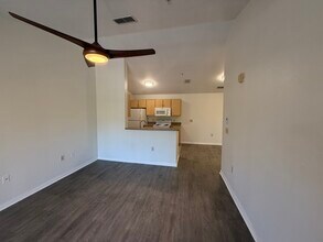 940 Village Trl, Unit 9-305 in Port Orange, FL - Building Photo - Building Photo