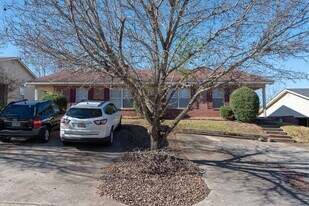 661-663 Center Pl in Auburn, AL - Building Photo