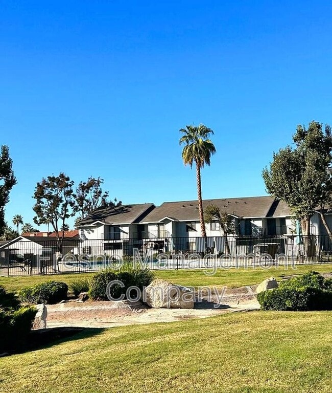 4444-4464 W Palo Alto Ave in Fresno, CA - Building Photo - Building Photo