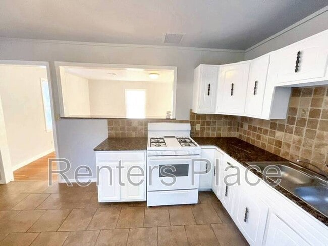 1208 S Erie Ave in Tulsa, OK - Building Photo - Building Photo