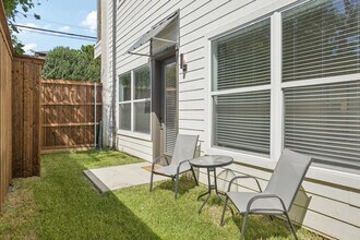 6418 Maple in Dallas, TX - Building Photo - Building Photo