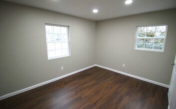 4805 Toledo Ln in Louisville, KY - Building Photo - Building Photo