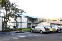 Fischer Court Apartments in Salem, OR - Building Photo - Building Photo