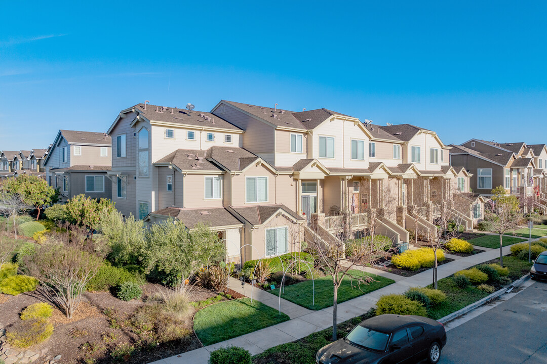 Madrone Plaza in Morgan Hill, CA - Building Photo