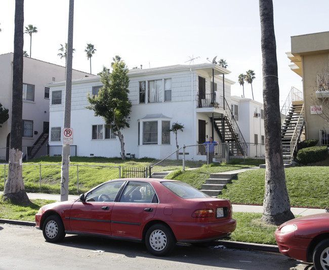 215 N Berendo St in Los Angeles, CA - Foto de edificio - Building Photo
