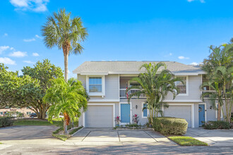 217 Nautilus Way in Treasure Island, FL - Building Photo - Building Photo