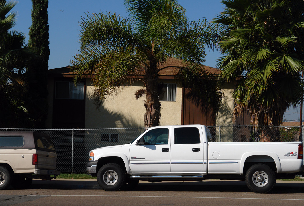 832 Grand Ave in Spring Valley, CA - Building Photo