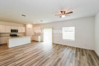 2893 Grand Finale St in Green Cove Springs, FL - Building Photo - Building Photo