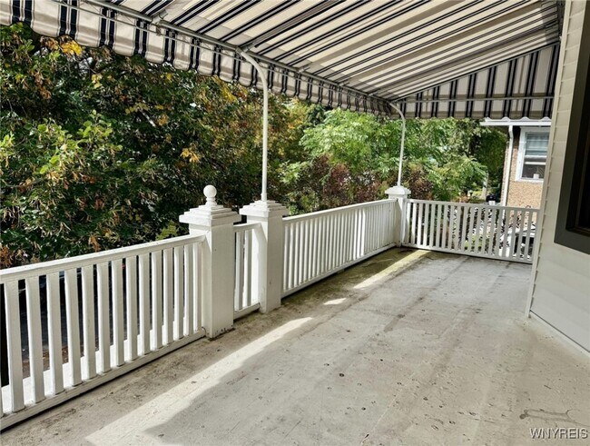 63 Claremont Ave in Buffalo, NY - Building Photo - Building Photo