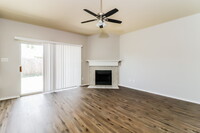 3220 Royal Crest Dr in Fort Worth, TX - Building Photo - Building Photo