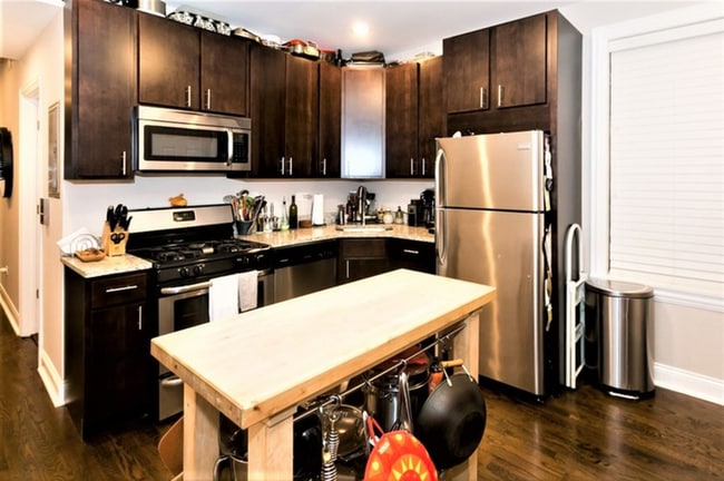 property at 2019 N Hoyne Ave