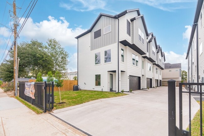 property at 7723 Hammerly Blvd