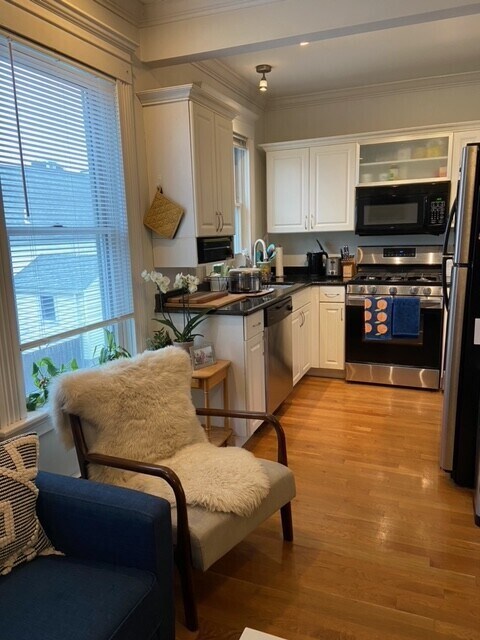 3 Grimes St, Unit 2 in Boston, MA - Foto de edificio