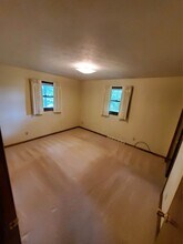 9841 Smithdale Ave NE in Hartville, OH - Foto de edificio - Building Photo