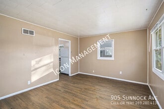 905 Sunnock Ave in Kalamazoo, MI - Building Photo - Building Photo
