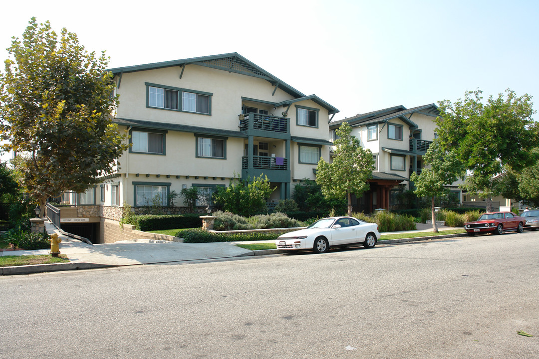 700 Orange Grove Ave in Glendale, CA - Building Photo