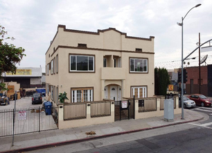 5072 Fountain Ave in Los Angeles, CA - Building Photo - Building Photo