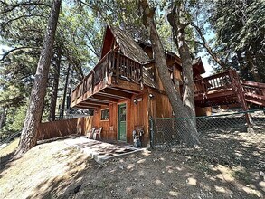 31450 Ocean View Dr in Running Springs, CA - Building Photo - Building Photo