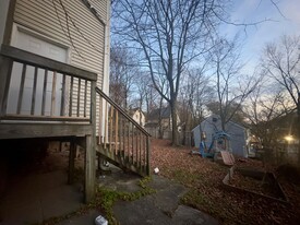 30 Bellevue St in Waterbury, CT - Foto de edificio - Building Photo