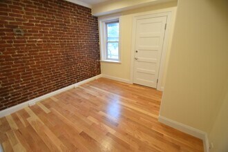1619 Beacon St, Unit 2 in Brookline, MA - Building Photo - Building Photo