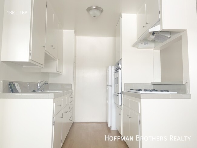 property at 2313 S Bentley Ave