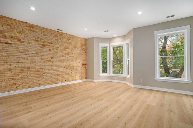 8 W 8th St, Unit Tikal Apartment in Holland, MI - Building Photo - Building Photo