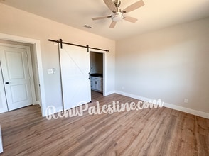 114 Private Rd 8835 in Palestine, TX - Building Photo - Building Photo