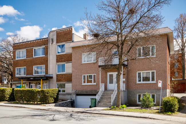 3110 Van Horne Av in Montréal, QC - Building Photo - Building Photo