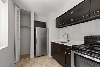 6029 N Winthrop Ave in Chicago, IL - Building Photo - Building Photo