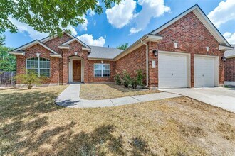 2204 Speidel Dr in Pflugerville, TX - Foto de edificio - Building Photo