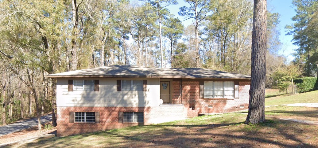 318 Del Rio Terrace in Ozark, AL - Building Photo