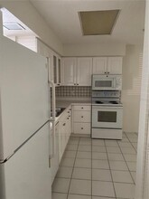 2216 Bahia Vista St in Sarasota, FL - Building Photo - Building Photo
