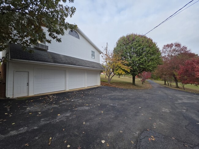 105 Becky Dr in Greeneville, TN - Building Photo - Building Photo