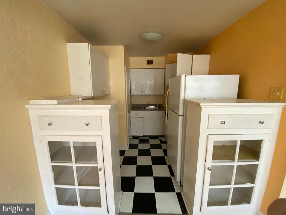 6143 Old York Rd in Philadelphia, PA - Building Photo