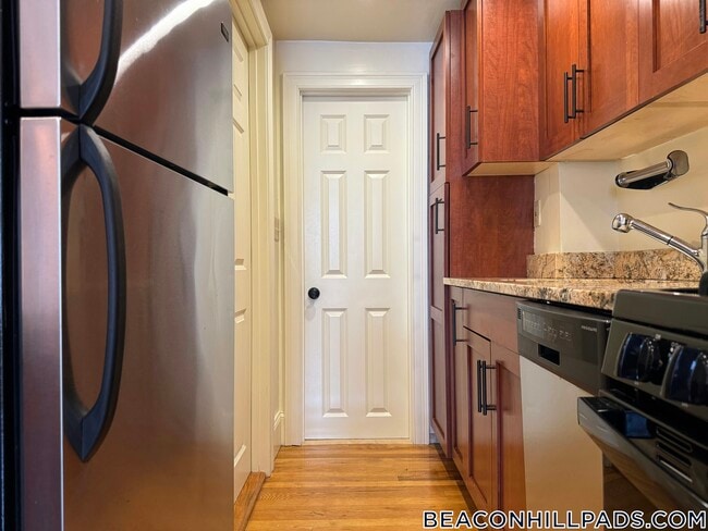 88 W Cedar St