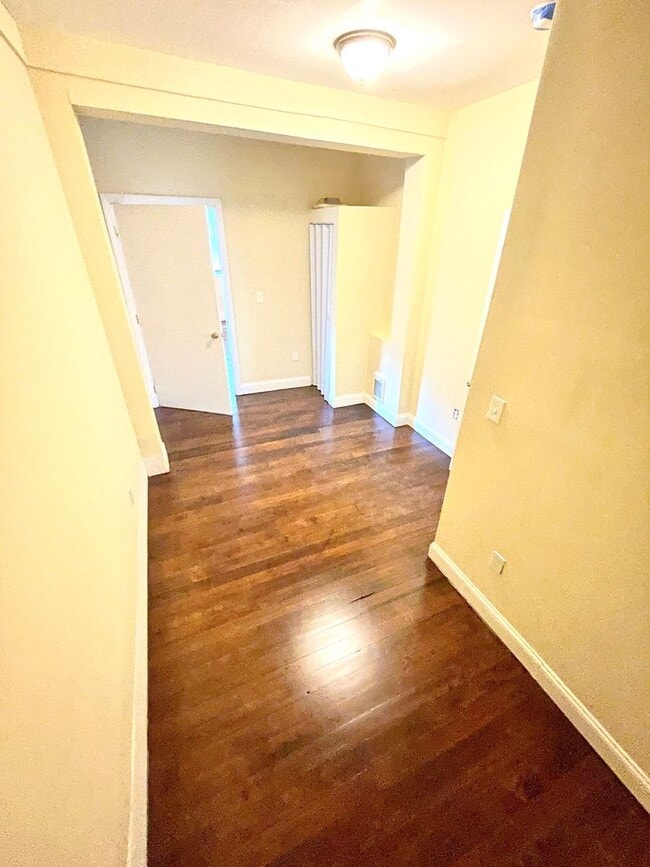 1015 W Main St in Waterbury, CT - Building Photo - Building Photo