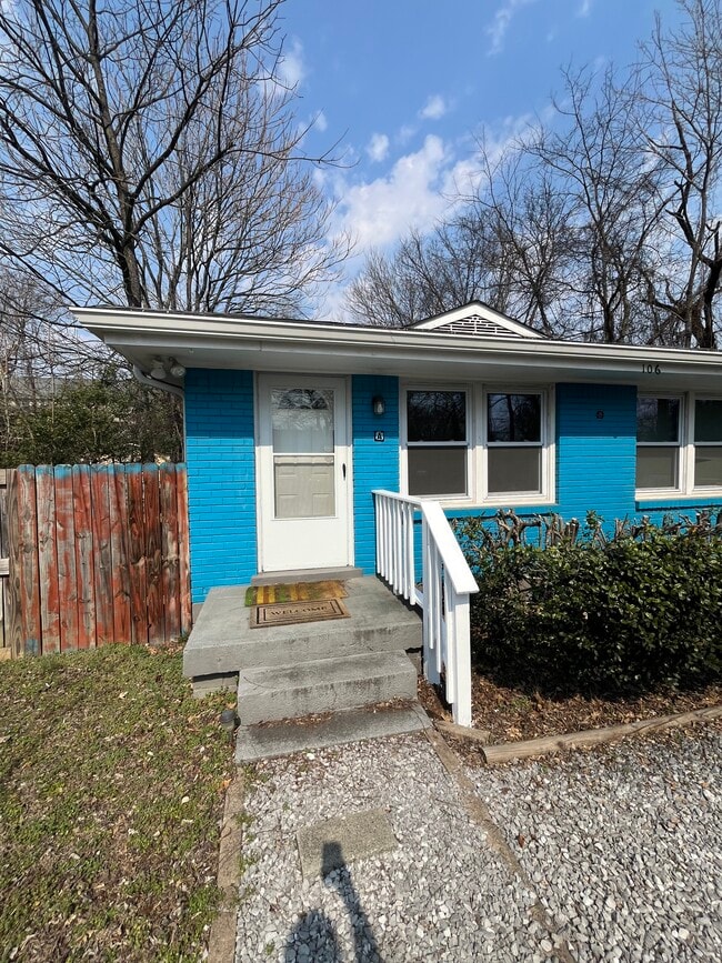 106A McKennell Dr in Nashville, TN - Foto de edificio - Building Photo