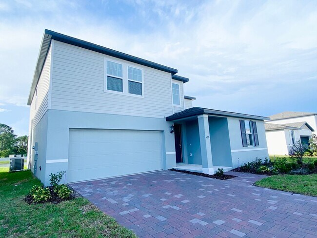 535 Amadoras Wy in St. Cloud, FL - Building Photo - Building Photo