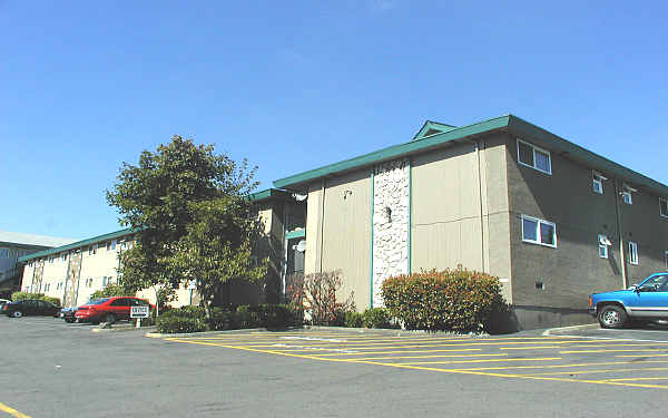 Tukwila Station Apartments in Seattle, WA - Foto de edificio - Building Photo