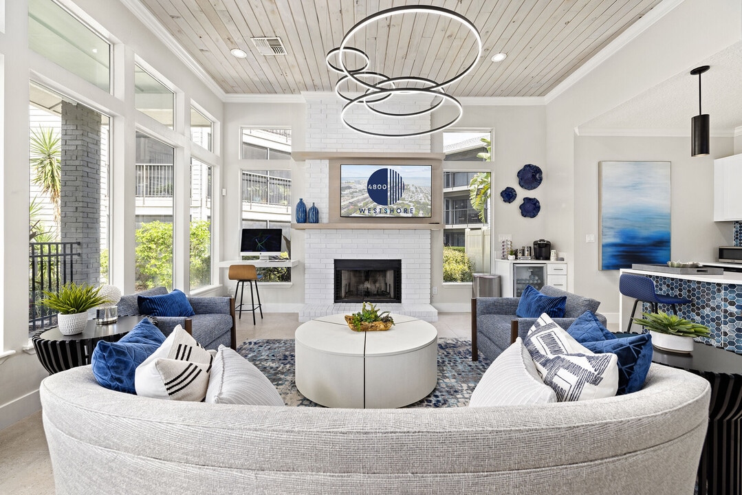 4800 Westshore in Tampa, FL - Building Photo